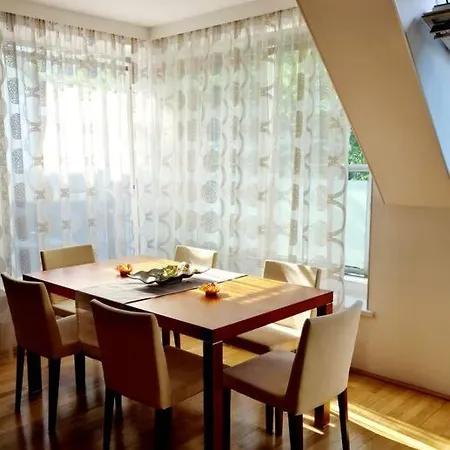 Luxury 4 Bedroom Roof Apt With 3 Balconies & View Vienne Extérieur photo