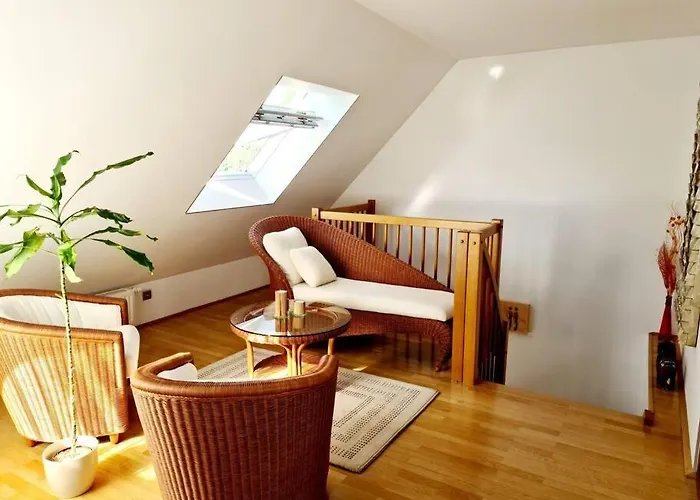 Luxury 4 Bedroom Roof Apt With 3 Balconies & View