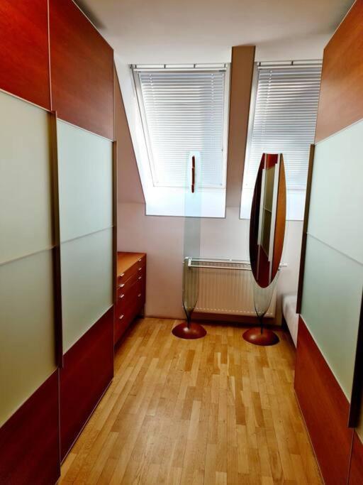 Luxury 4 Bedroom Roof With 3 Balconies & View * Vienne