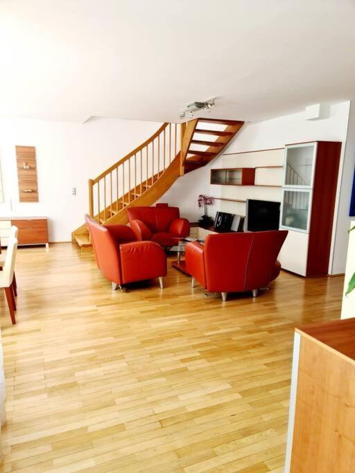 Appartement Luxury 4 Bedroom Roof With 3 Balconies & View *
