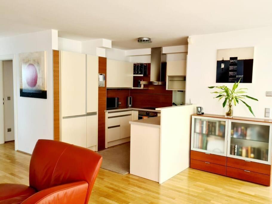 Luxury 4 Bedroom Roof With 3 Balconies & View * Vienne